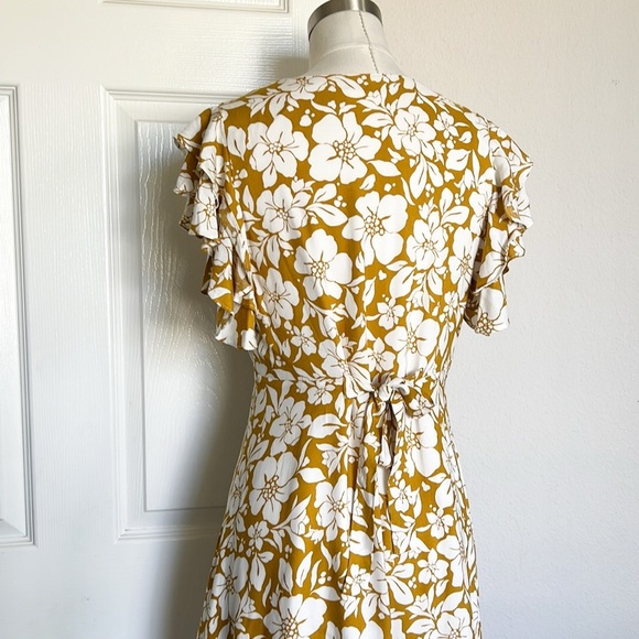Tularosa Marshall Dress in Marigold Floral Mini Small V-neck Button Down - Picture 9 of 12